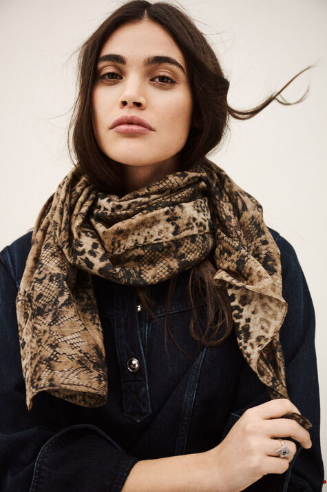 scarf SARA