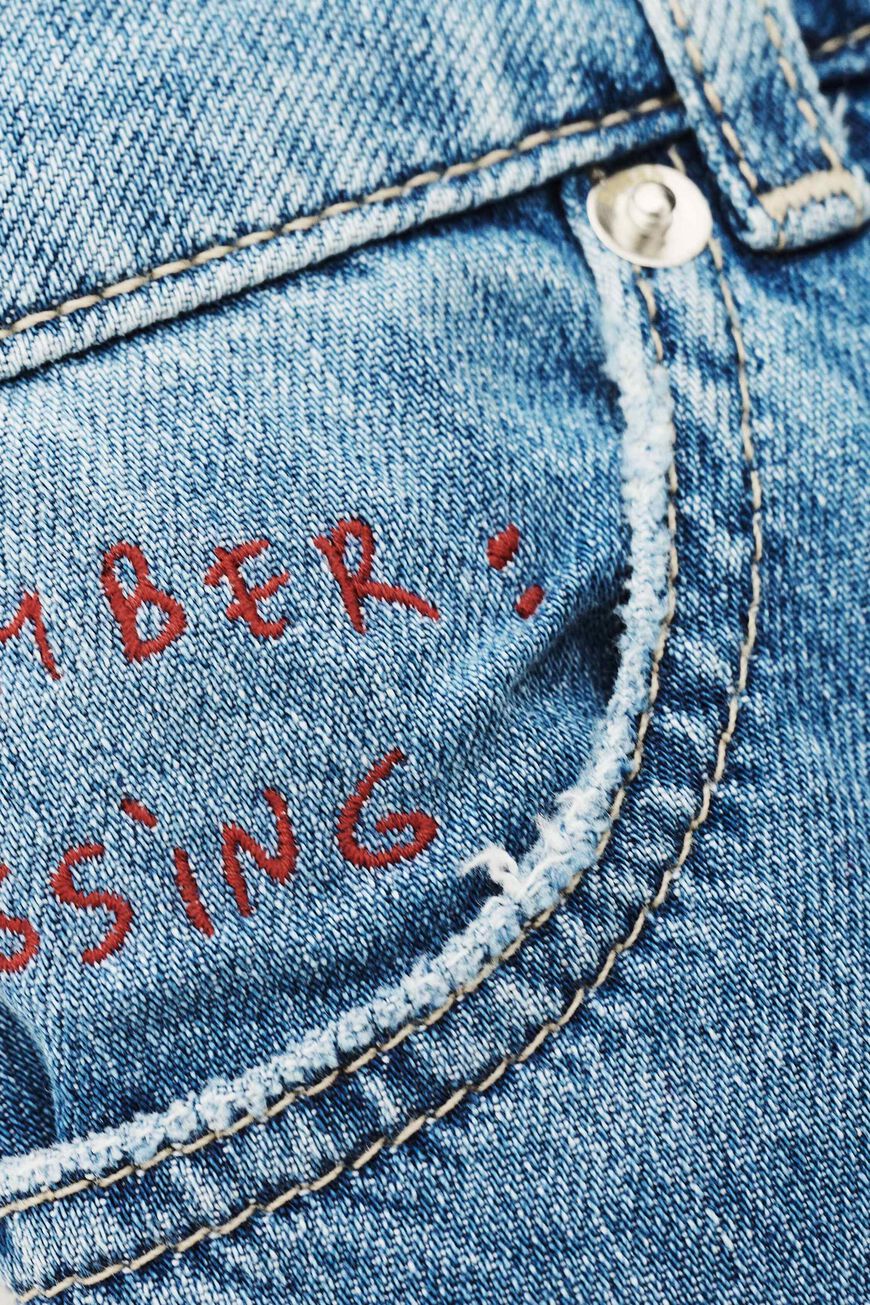 JEANS MUST